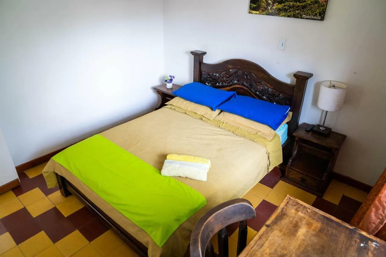 Los Andes Hostel Medellin 2*,  Colombia