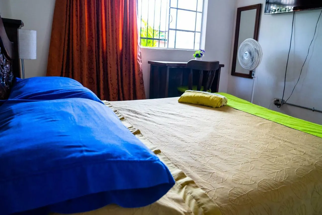** Inn Los Andes Hostel Medellin Colombia