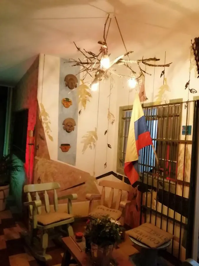 Los Andes Hostel Medellín Estalagem