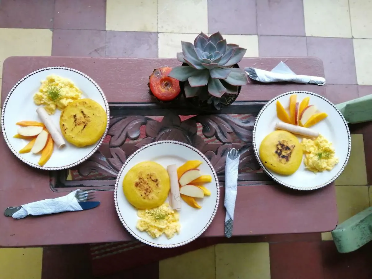 Los Andes Hostel Medellín 2*,  Colômbia