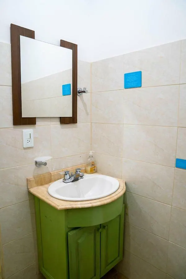 Los Andes Hostel Medellín 2*,  Colômbia